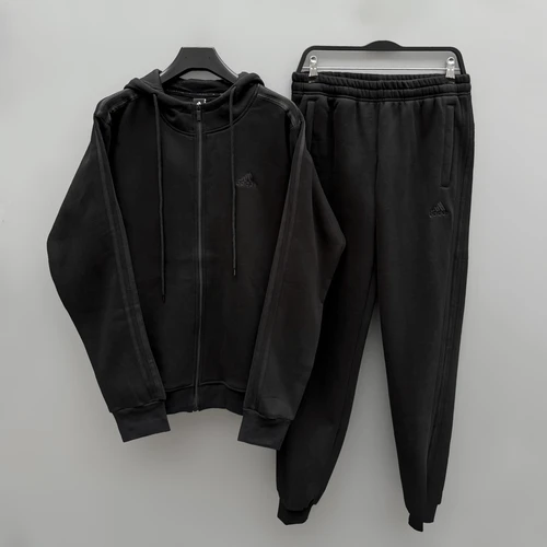 Спортивный костюм Adidas на флисе