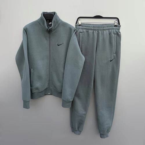 Спортивный костюм Nike на флисе