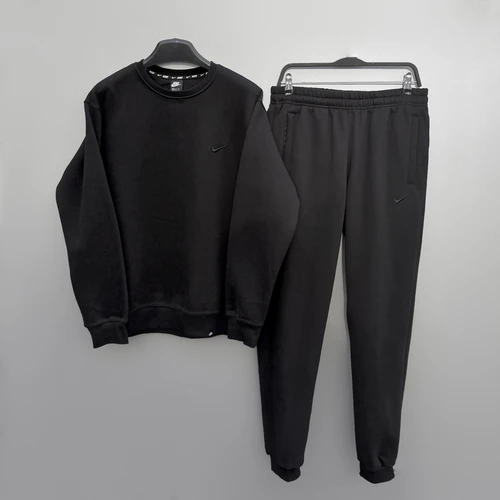 Спортивный костюм Nike на флисе