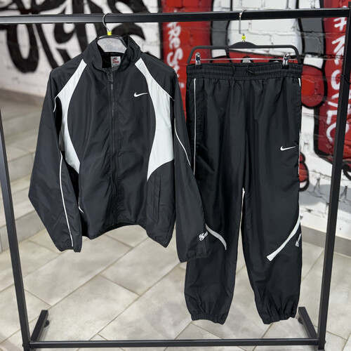 Спортивный костюм Nike